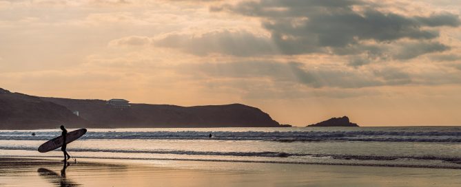 learn to surf in cornwall